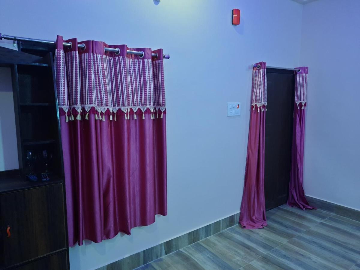 Hotel Blue Diamond Bahraich Екстер'єр фото